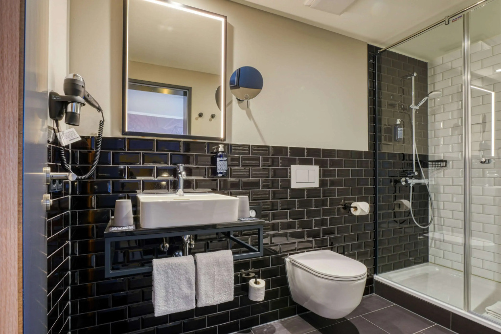 Bar og loungeområde på hotellet