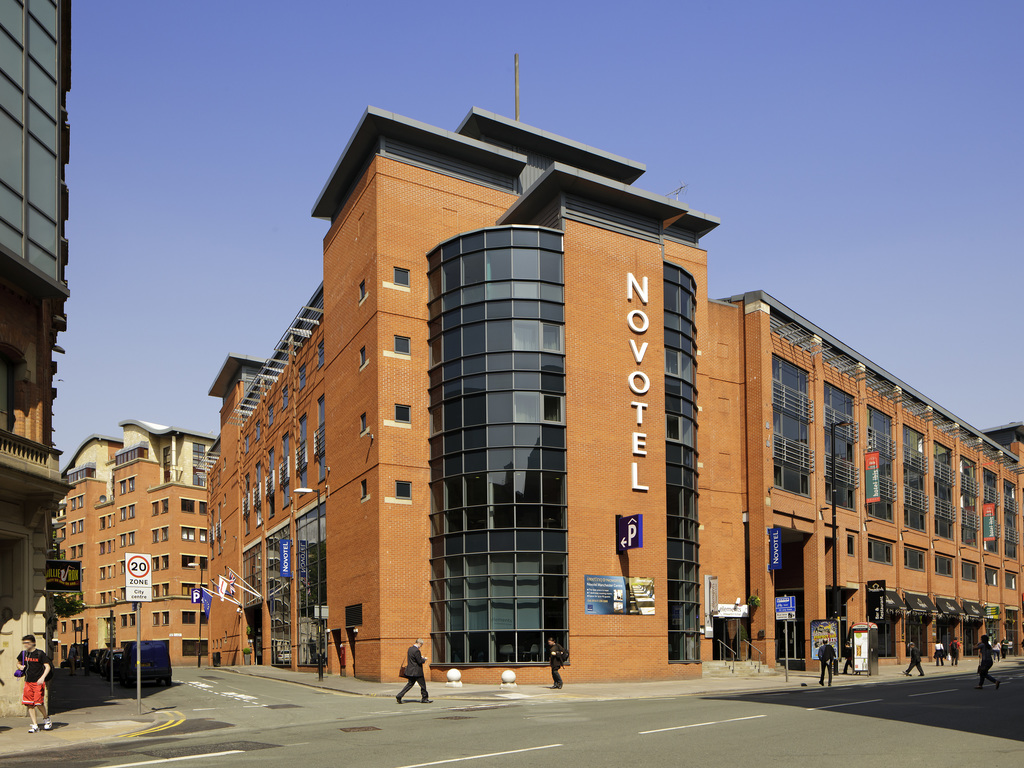 Hotellets facade i Manchester centrum